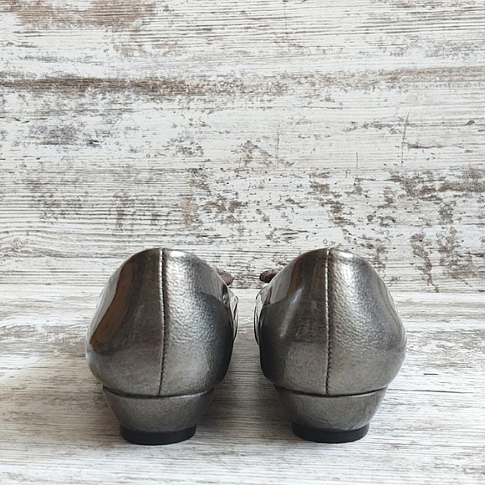 NWOT Etienne Aigner Patent Leather Silver Flats - Picture 13 of 16
